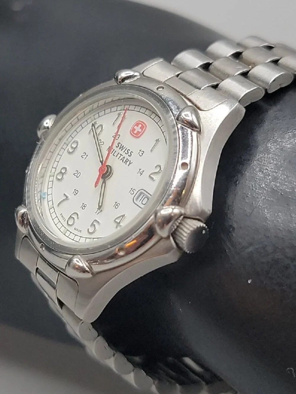 Vintage Wenger Swiss Military Watch 5020X SAK Design White Dial Date RUNS VG